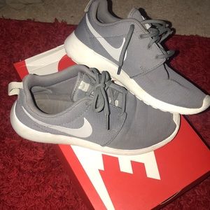 nike women’s roshe